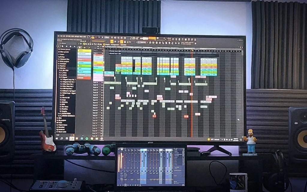 Estudio de Estiduar Castro con una sesión de producción en pantalla