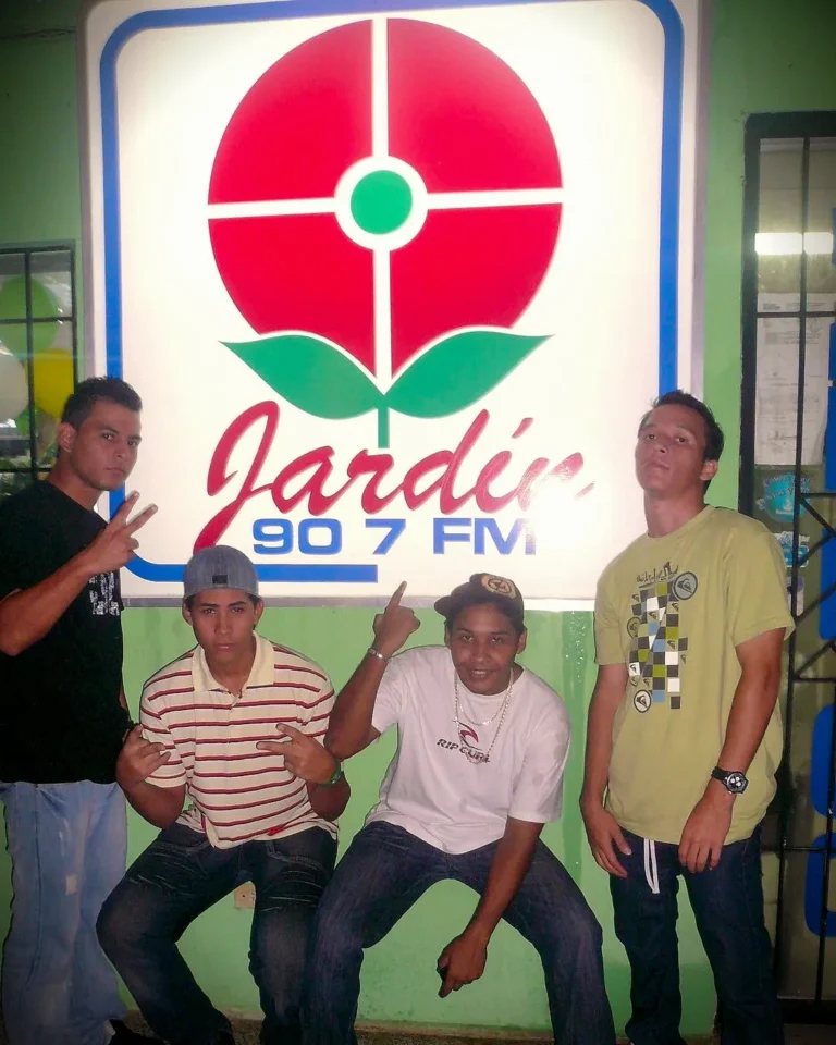 Estiduar Castro · Visiting Radio Jardín · 2011